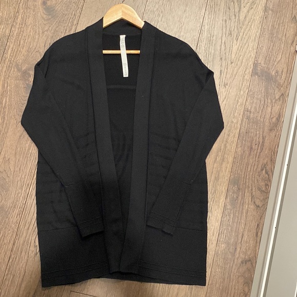 Lululemon Sit in Lotus II - Picture 3 of 4